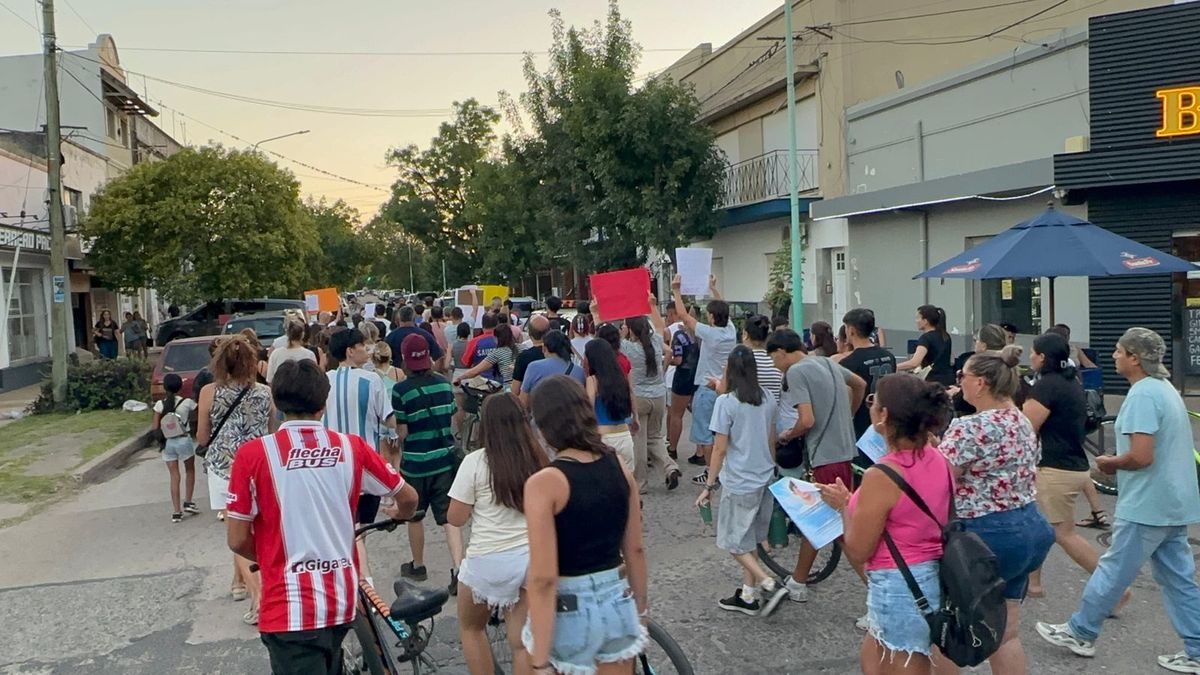 Familiares y vecinos marcharon por Santo Tomé.