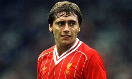 murio michael robinson, gloria del liverpool murio michael robinson, gloria del liverpool