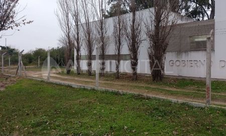 Sin protección. Así amaneció esta mañana el centro de salud de Varadero Sarsotti. Sin protección. Así amaneció esta mañana el centro de salud de Varadero Sarsotti.