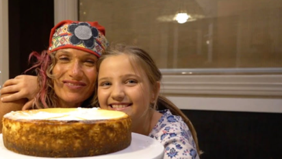 El truco de Maru Botana para el cheesecake marmolado más cremoso