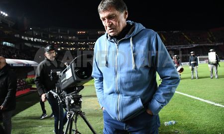 El Club Atlético Colón recibe este martes a Peñarol por la Copa Conmebol Libertadores y Julio César Falcioni tiene casi definido el once titular. El Club Atlético Colón recibe este martes a Peñarol por la Copa Conmebol Libertadores y Julio César Falcioni tiene casi definido el once titular.