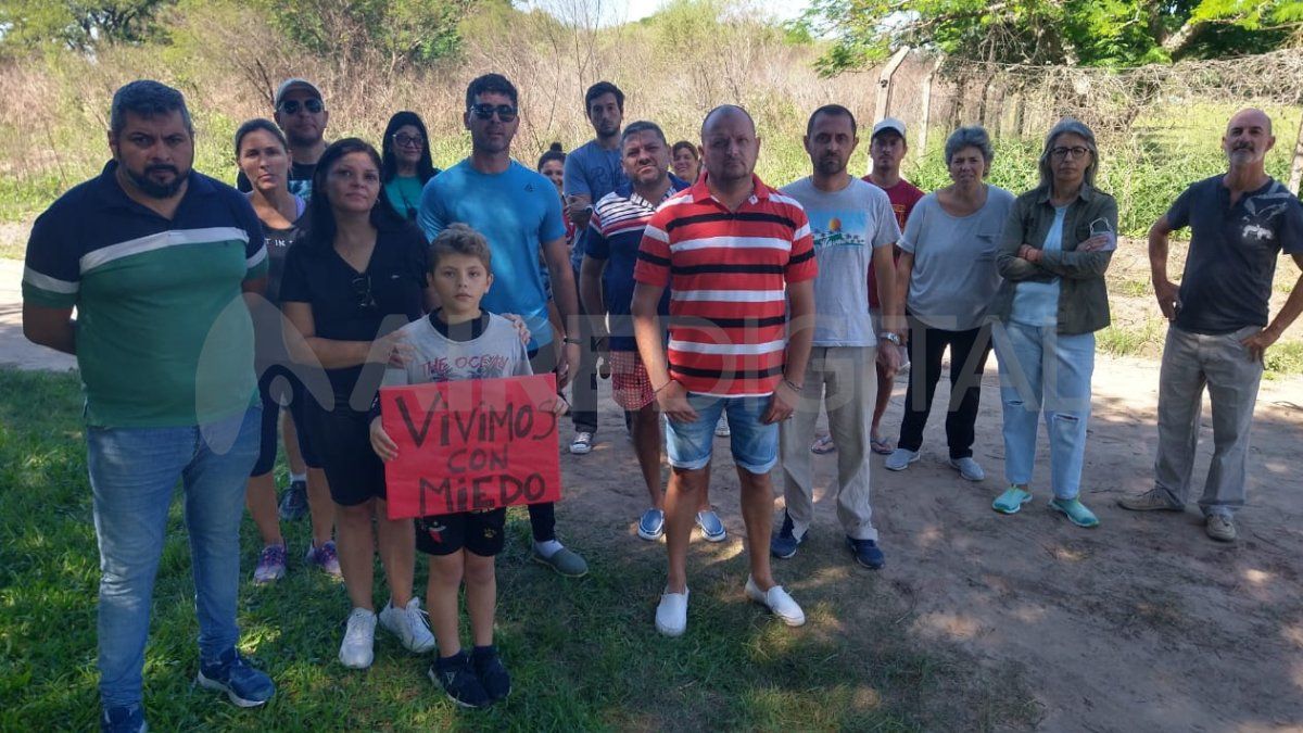 "Estamos cansados", dijeron los vecinos al móvil de Aire de Santa Fe.
