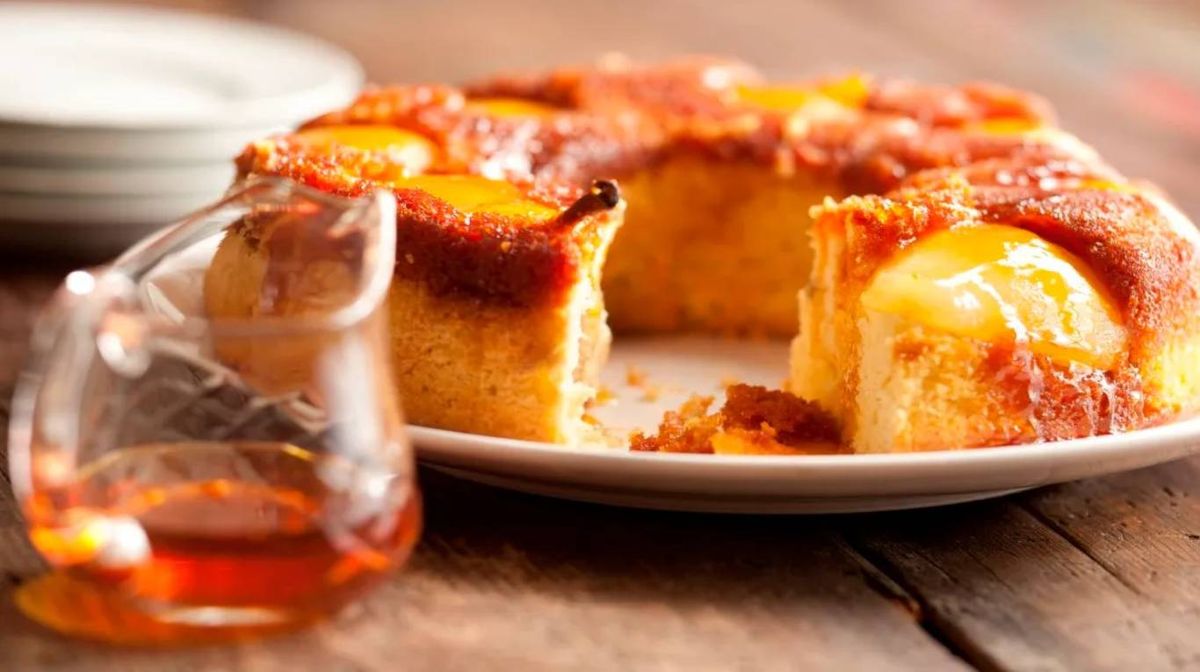 Torta invertida de peras, by Maru Botana. Torta invertida de peras, by Maru Botana.