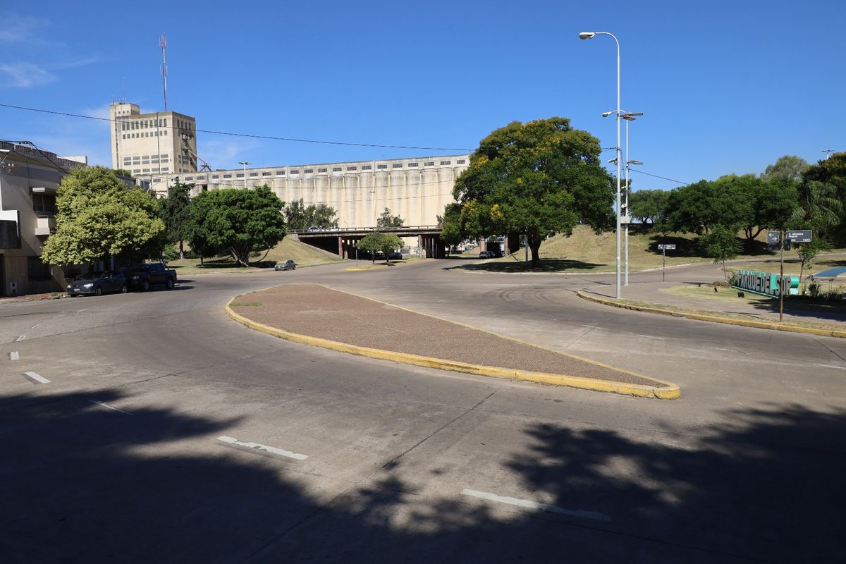 La esquina sirve como punto de acceso para el Parque del Sur de Santa Fe.
