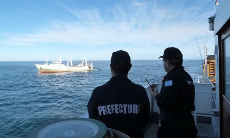 multan con medio millon de dolares al buque espanol por pesca ilegal multan con medio millon de dolares al buque espanol por pesca ilegal