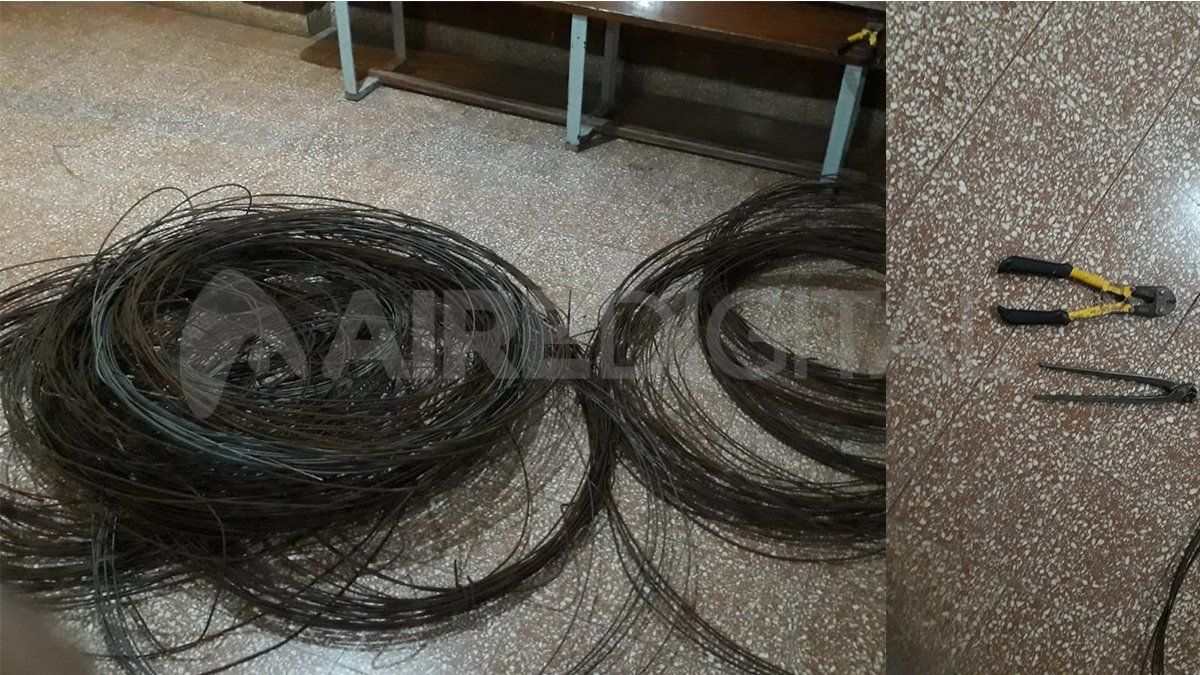Laguna Paiva detuvieron a cuatro personas cuando robaban los cables