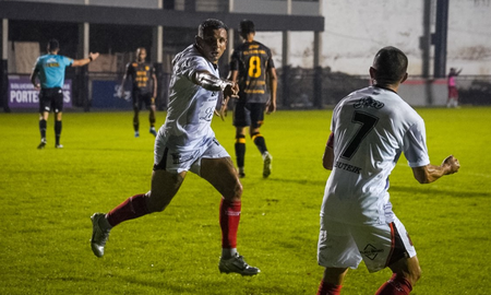 Sonó fuerte en Colón y ahora la rompe en otro equipo de la Primera Nacional: pelea por la punta Sonó fuerte en Colón y ahora la rompe en otro equipo de la Primera Nacional: pelea por la punta