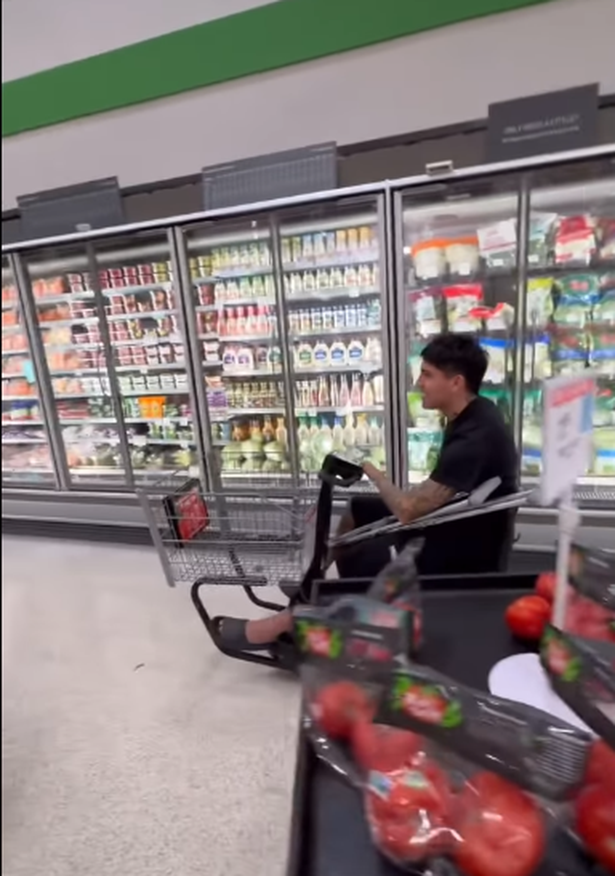 Facundo Farías en el supermercado. Foto: captura de Instagram @facufarias10. Facundo Farías en el supermercado. Foto: captura de Instagram @facufarias10.
