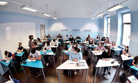 Se presentaron 64.563 personas para cubrir las vacantes en Italia, con un 67,7% de mujeres. Se presentaron 64.563 personas para cubrir las vacantes en Italia, con un 67,7% de mujeres.