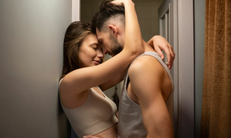 El beso de Singapur, o pompoarismo, es una&nbsp;técnica sexual de origen oriental que consiste en la contracción y relajación rítmica de los músculos del suelo pélvico (pubocoxígeos) por parte de la mujer durante la penetración.&nbsp;