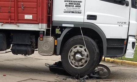 El trágico accidente ocurrió pasado el mediodía en zona céntrica de Malabrigo. El trágico accidente ocurrió pasado el mediodía en zona céntrica de Malabrigo.