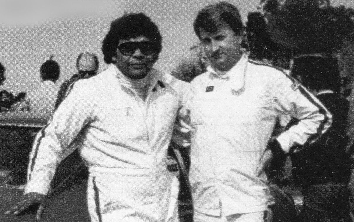 El domingo 26 de octubre de 1980, Galíndez, quien había anunciado su retiro meses antes, debutó como acompañante del misionero Antonio Lizeviche en el Turismo Carretera, que disputaba la Vuelta de 25 de Mayo, Buenos Aires. Esta fue la última foto que les tomaron antes de largar la carrera, en la que morirían arrollados tras abandonar la misma.