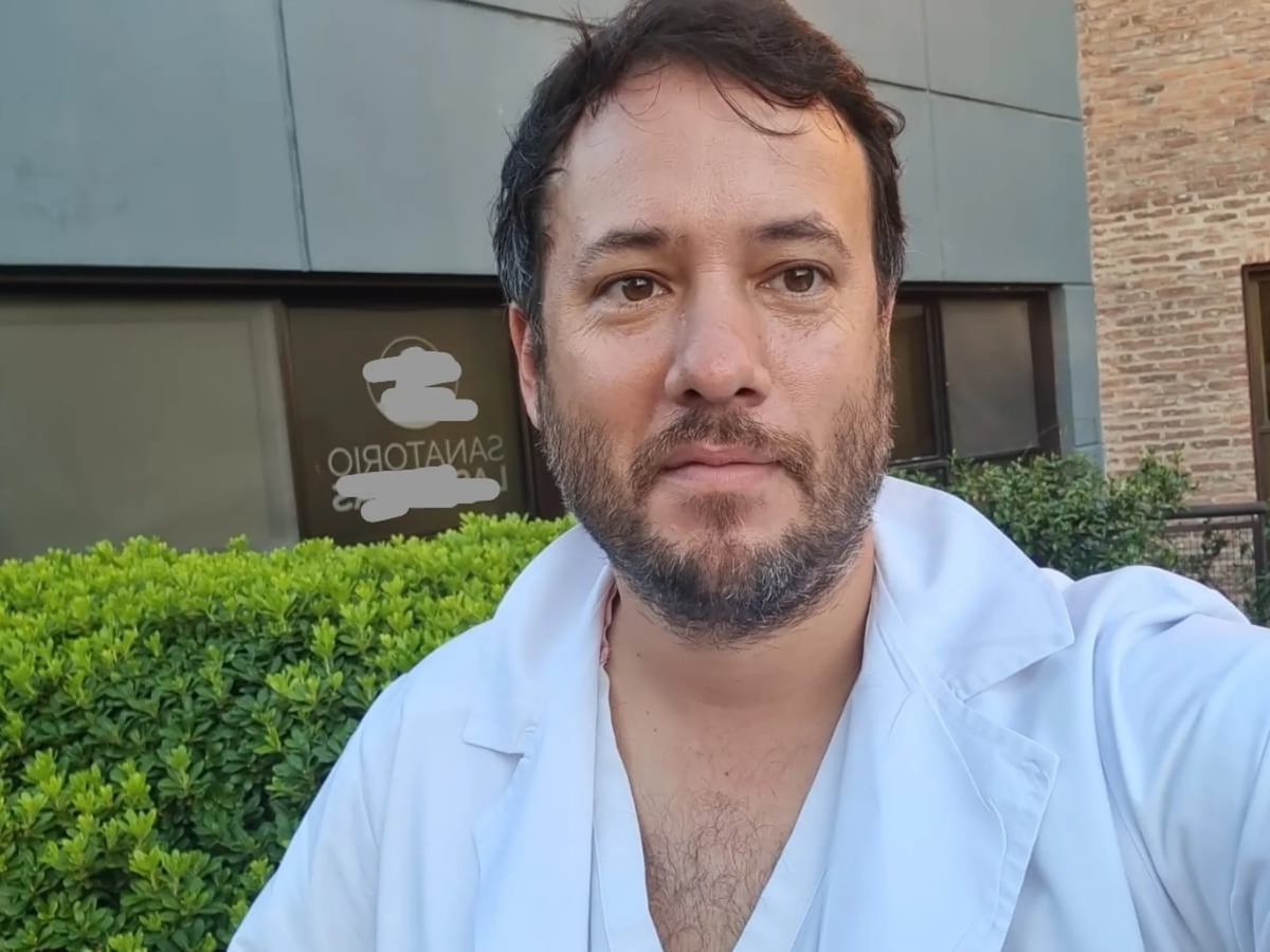 Gonzalo Mesones es médico pediatra y se dedica a su profesión hace 10 años.