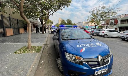 Apuñalaron a un hombre de 38 años en Bulevar Pellegrini al 3000. Apuñalaron a un hombre de 38 años en Bulevar Pellegrini al 3000.