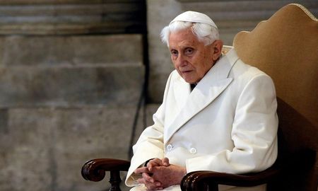 El papa emérito tiene 93 años. Es la primera vez que sale del Vaticano desde julio del 2019. El papa emérito tiene 93 años. Es la primera vez que sale del Vaticano desde julio del 2019.