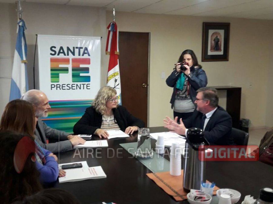 Para la Provincia, la claúsula gatillo hace innecesaria la reapertura de paritarias