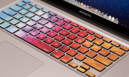 Apple patenta un teclado dinámico para MacBook cuyas teclas se pueden configurar a medida. Apple patenta un teclado dinámico para MacBook cuyas teclas se pueden configurar a medida.