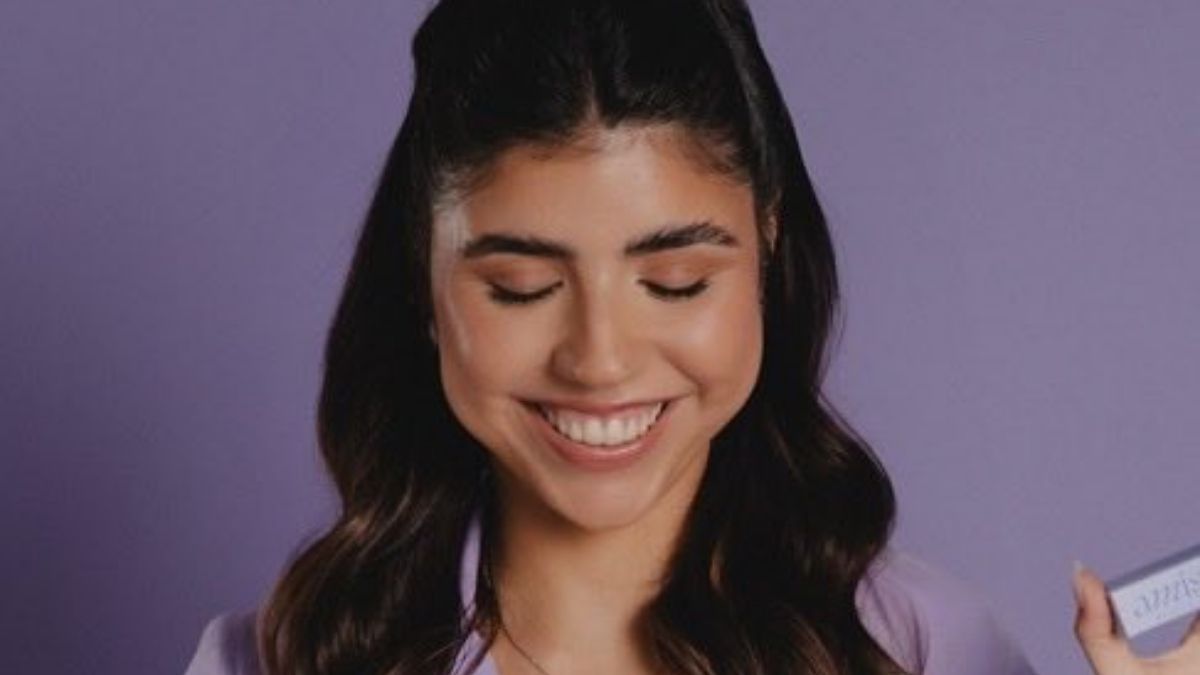 Cami Mayan lanzó su línea de maquillaje AMÍS con tres productos clave.