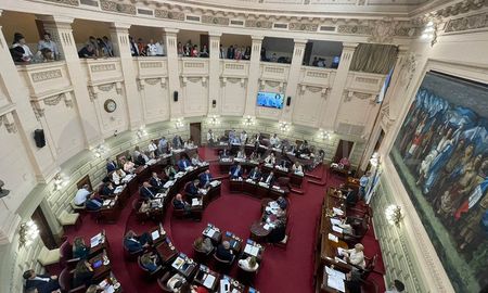 La Unión Cívica Radical (UCR) trabaja en un borrador del reglamento interno que determinará la forma de trabajo. La Unión Cívica Radical (UCR) trabaja en un borrador del reglamento interno que determinará la forma de trabajo.