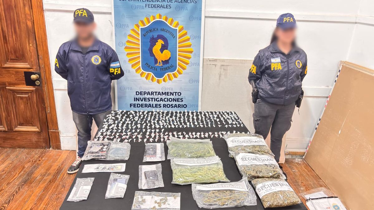 Se secuestraron drogas, celulares, balanzas, entre otros artículos. Se secuestraron drogas, celulares, balanzas, entre otros artículos.