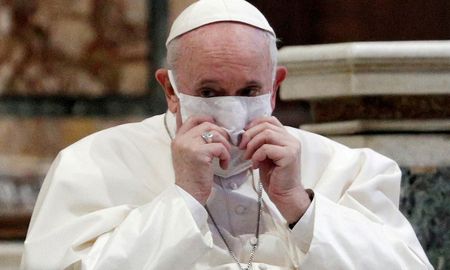 Desde el Vaticano piden que las vacunas estén disponibles en los próximos meses, afrontando el tema de las patentes Desde el Vaticano piden que las vacunas estén disponibles en los próximos meses, afrontando el tema de las patentes