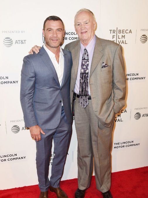 En octubre de 2011 se estrenó el documental The Real Rocky, de la cadena ESPN y, en 2017, se hizo lo propio con Chuck, una película sobre la vida del boxeador que fue protagonizada por Liev Schreiber (con él en la foto). Hoy, a los 83 años, Wepner vive en Bayonne con su tercera esposa, Linda.