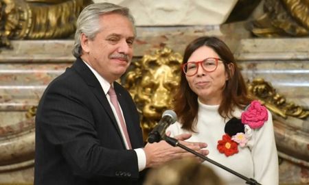 Tras su asunción, Batakis mantuvo diálogo telefónico con Georgieva, a quien le aseguró que la Argentina cumplirá con todas las metas acordadas. Tras su asunción, Batakis mantuvo diálogo telefónico con Georgieva, a quien le aseguró que la Argentina cumplirá con todas las metas acordadas.