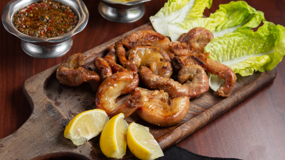 Cómo cocinar chinchulines a la parrilla: secretos para lograr un sabor excepcional