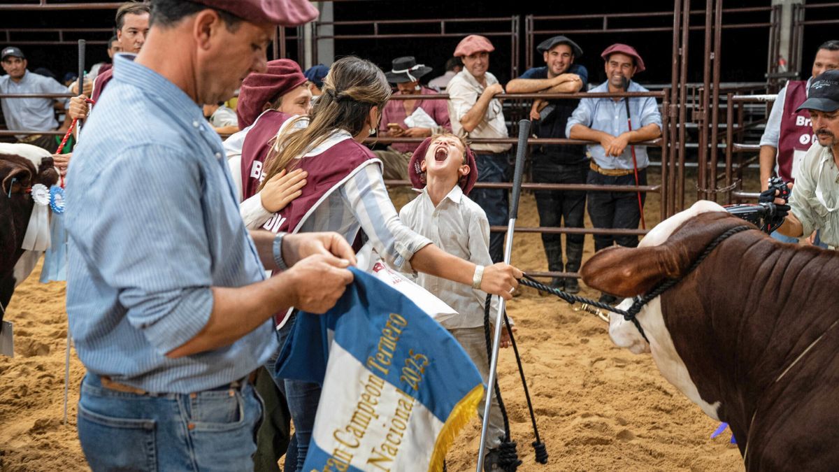 Gran desahogo en el festejo de los integrantes de Caba&ntilde;a El Amargo