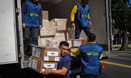 Advierten que la cantidad de despidos podrían llegar a los 900 trabajadores de Correo Argentino en todo el país. Advierten que la cantidad de despidos podrían llegar a los 900 trabajadores de Correo Argentino en todo el país.