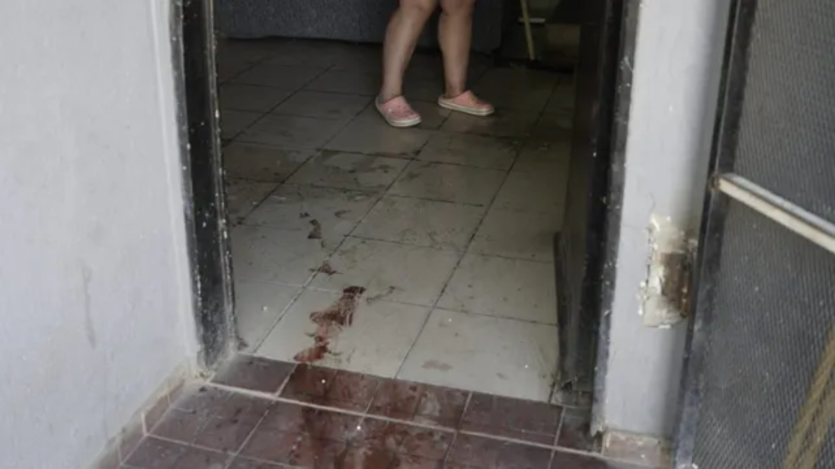 Homicidio en Rosario: un joven fue acribillado a balazos en la puerta de su casa