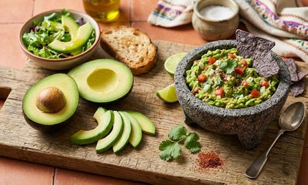 La diferencia entre palta, aguacate y guacamole. La diferencia entre palta, aguacate y guacamole.