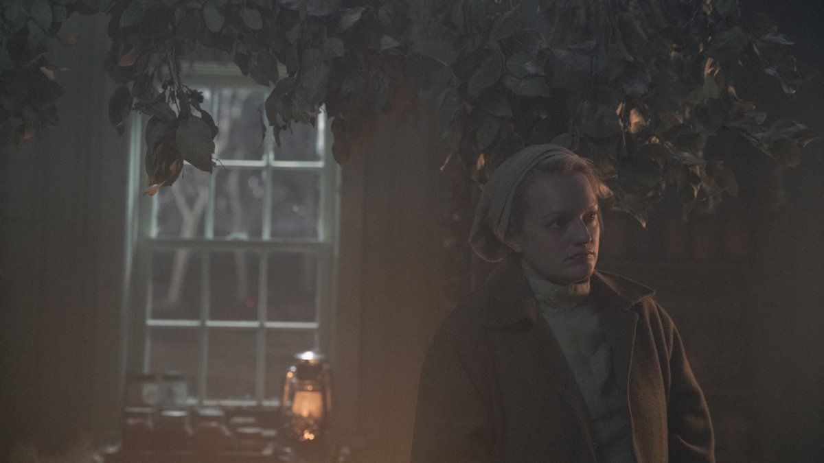 En la cuarta temporada de The Handmaid's Tale, June redobla su apuesta contra Gilead como una feroz líder rebelde, pero los riesgos que asume traen nuevos desafíos inesperados y peligrosos.