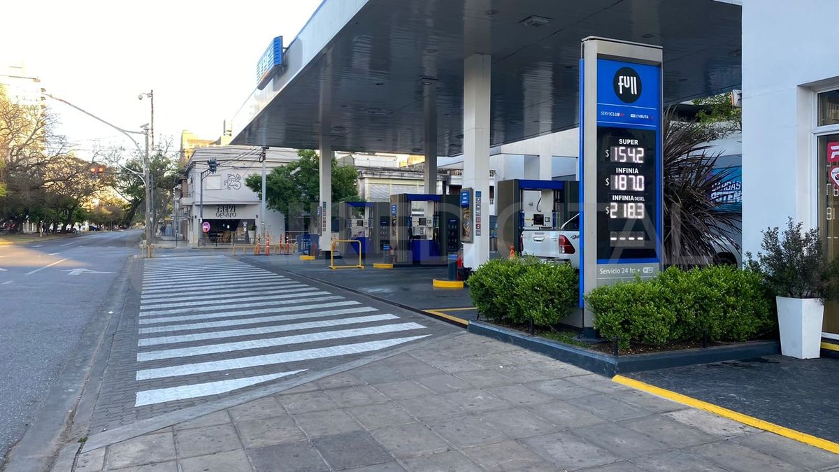 Los precios de los combustibles subieron cerca del 4% este sábado en la ciudad de Santa Fe
