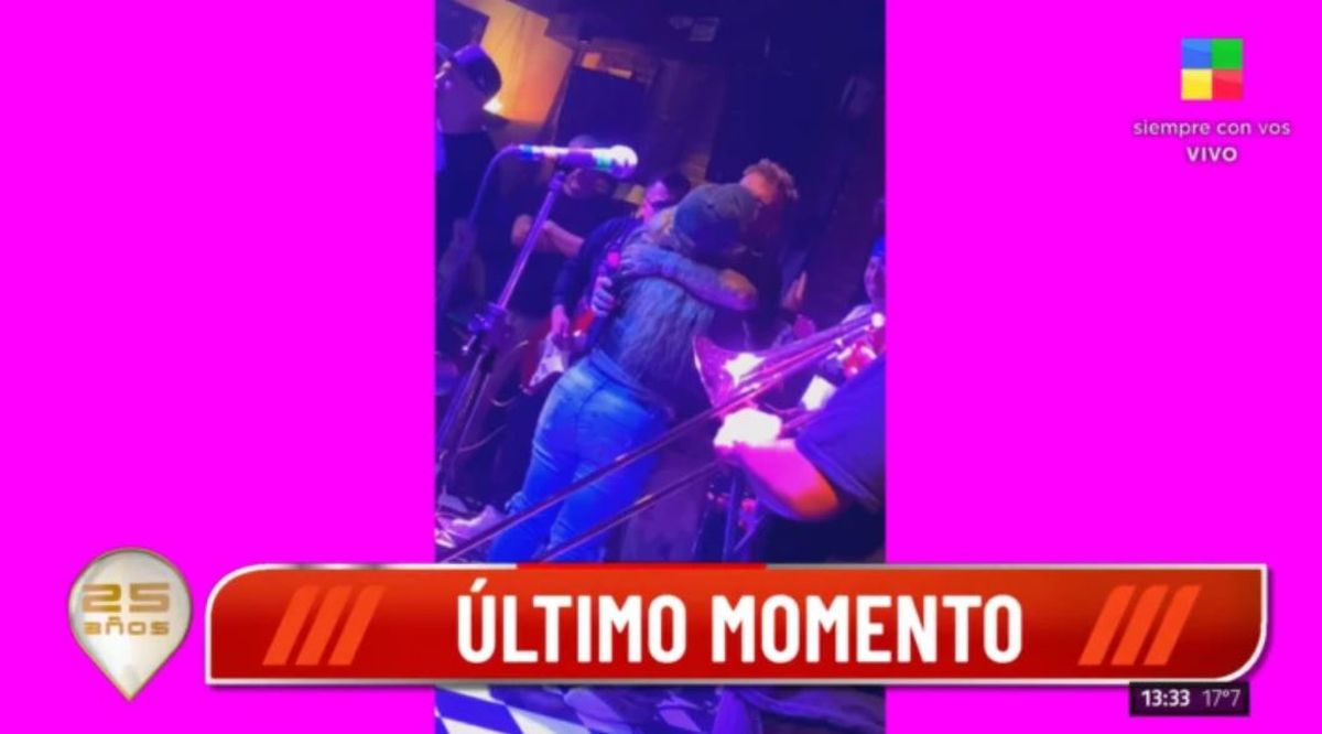 El Polaco estuvo a los besos con Dalila. El Polaco estuvo a los besos con Dalila.