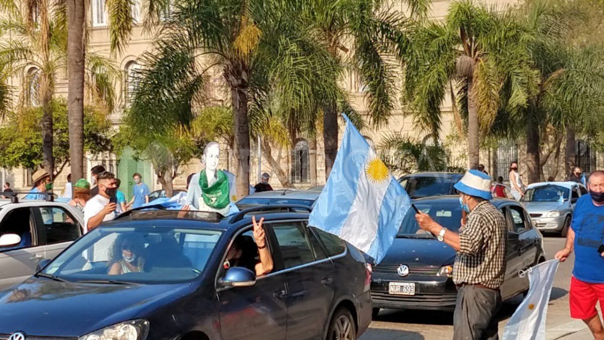 En 2020, los peronistas santafesinos participaron de una caravana de autos por las calles de la ciudad con motivo de la celebración del Día de la Lealtad peronista, y en apoyo al gobierno de Alberto Fernández.