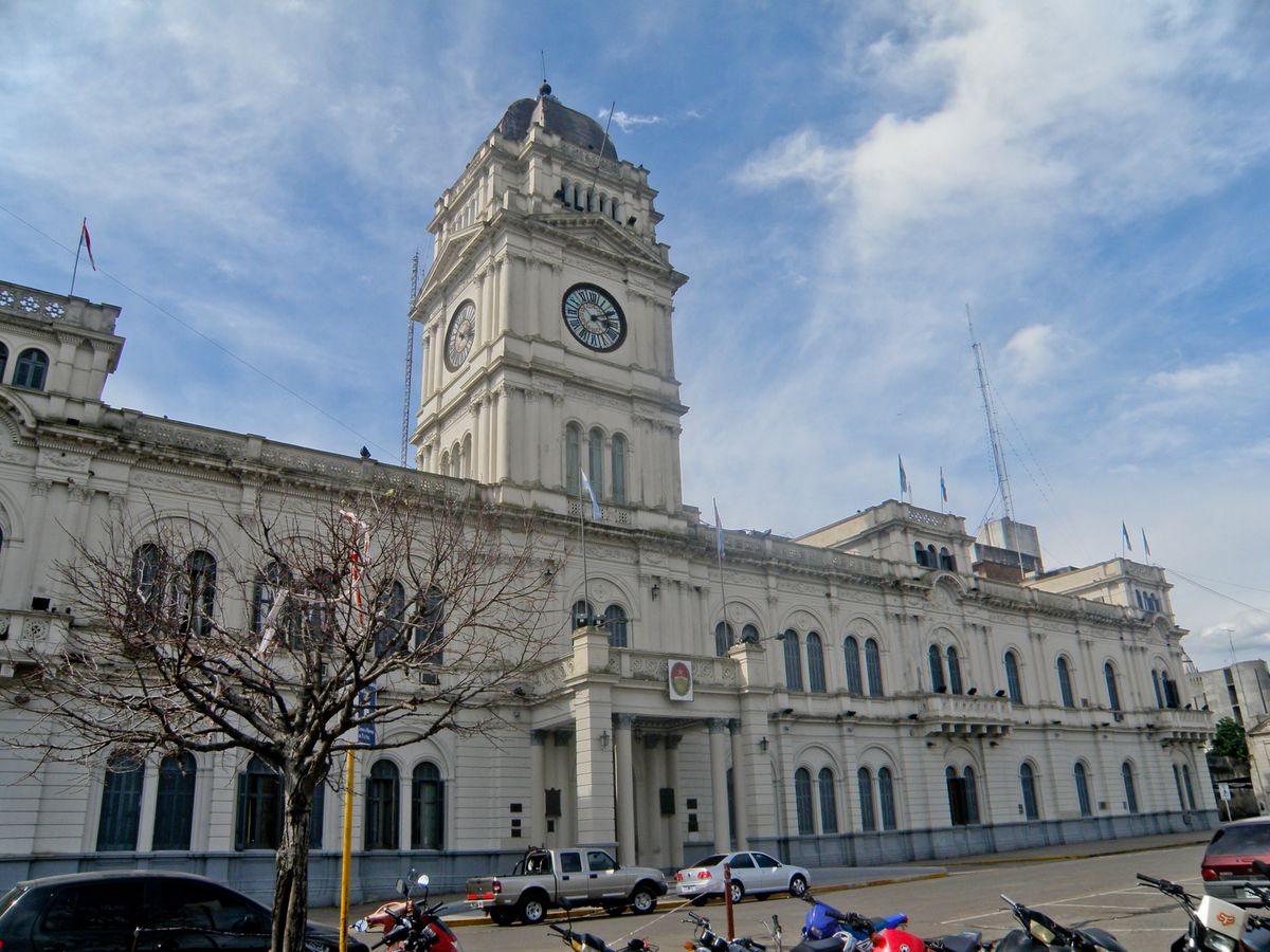 La Corte Suprema también condenó a la provincia de Entre Ríos en la demanda que inició la firma Inc S.A., la empresa propietaria de la cadena de supermercados "Carrefour", por motivos análogos. La Corte Suprema también condenó a la provincia de Entre Ríos en la demanda que inició la firma Inc S.A., la empresa propietaria de la cadena de supermercados "Carrefour", por motivos análogos.