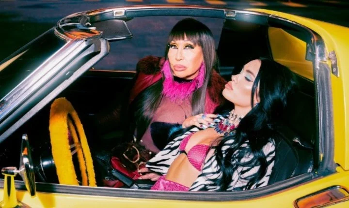 Moria Casán participó del video de "¿Quiénes Son?", de Lali Espósito. Moria Casán participó del video de "¿Quiénes Son?", de Lali Espósito.