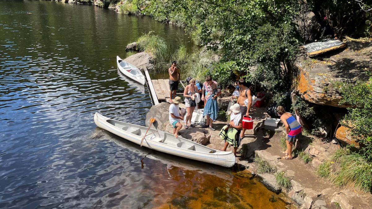 Al ser un Área Natural Protegida, la playa conserva su biodiversidad y prohíbe actividades que impacten negativamente en el ecosistema serrano. Al ser un Área Natural Protegida, la playa conserva su biodiversidad y prohíbe actividades que impacten negativamente en el ecosistema serrano.