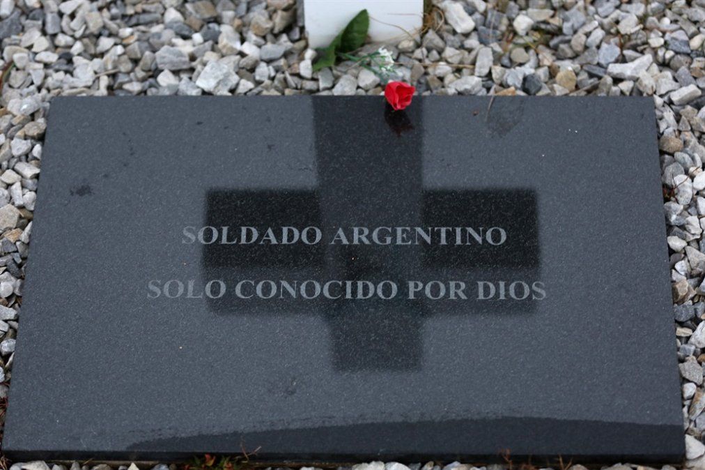 Malvinas: el cementerio donde las tumbas al fin tienen nombre