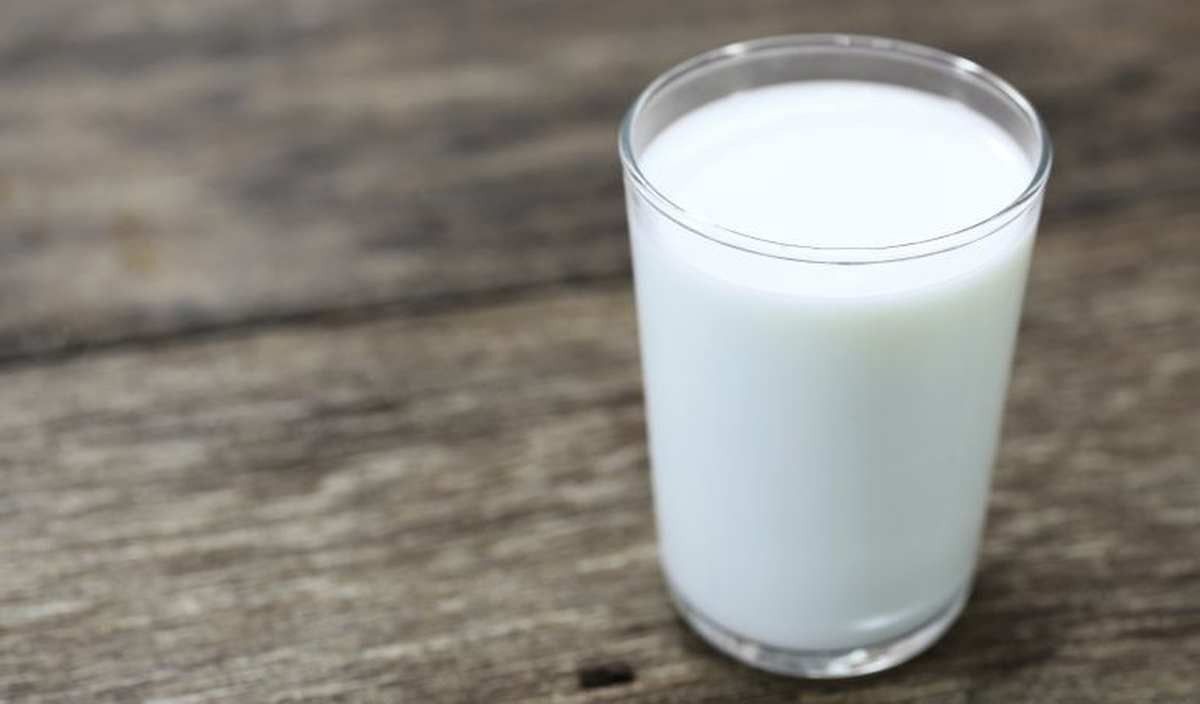 Un litro de leche en Argentina cuesta US$ 2, mientras que en promedio en los países de la región se encuentra a US$ 1,19. Un litro de leche en Argentina cuesta US$ 2, mientras que en promedio en los países de la región se encuentra a US$ 1,19.