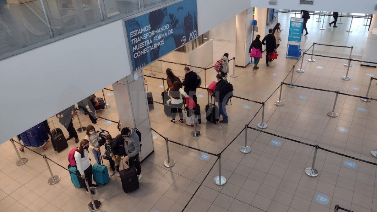 Los pasajeros del aeropuerto de Fisherton debieron ser evacuados ante una amenaza de bomba.&nbsp;