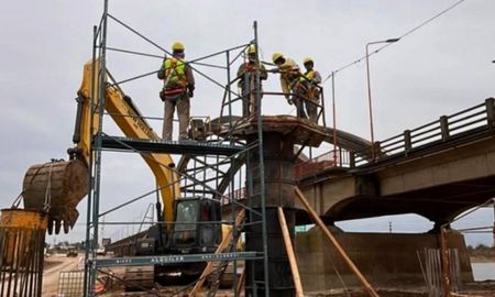 Ya fueron hormigonadas las primeras 3 columnas del Nuevo Puente Carretero. Ya fueron hormigonadas las primeras 3 columnas del Nuevo Puente Carretero.