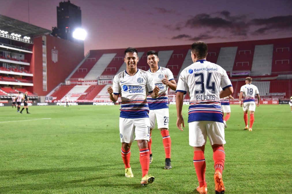 San Lorenzo derrotó 2-0 a Estudiantes de La Plata como visitante