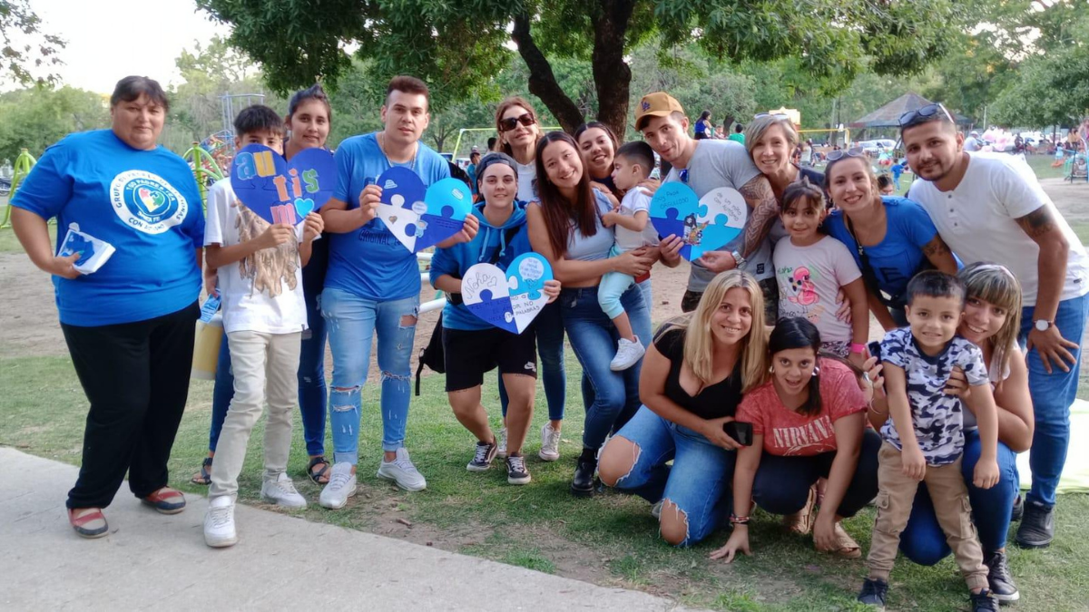 TGD Padres Santa Fe trabaja para concientizar a la comunidad sobre el autismo mediante charlas y espacios de formación para padres, docentes y personas interesadas en la problemática. TGD Padres Santa Fe trabaja para concientizar a la comunidad sobre el autismo mediante charlas y espacios de formación para padres, docentes y personas interesadas en la problemática.