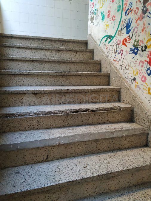 Escalera de planta baja.