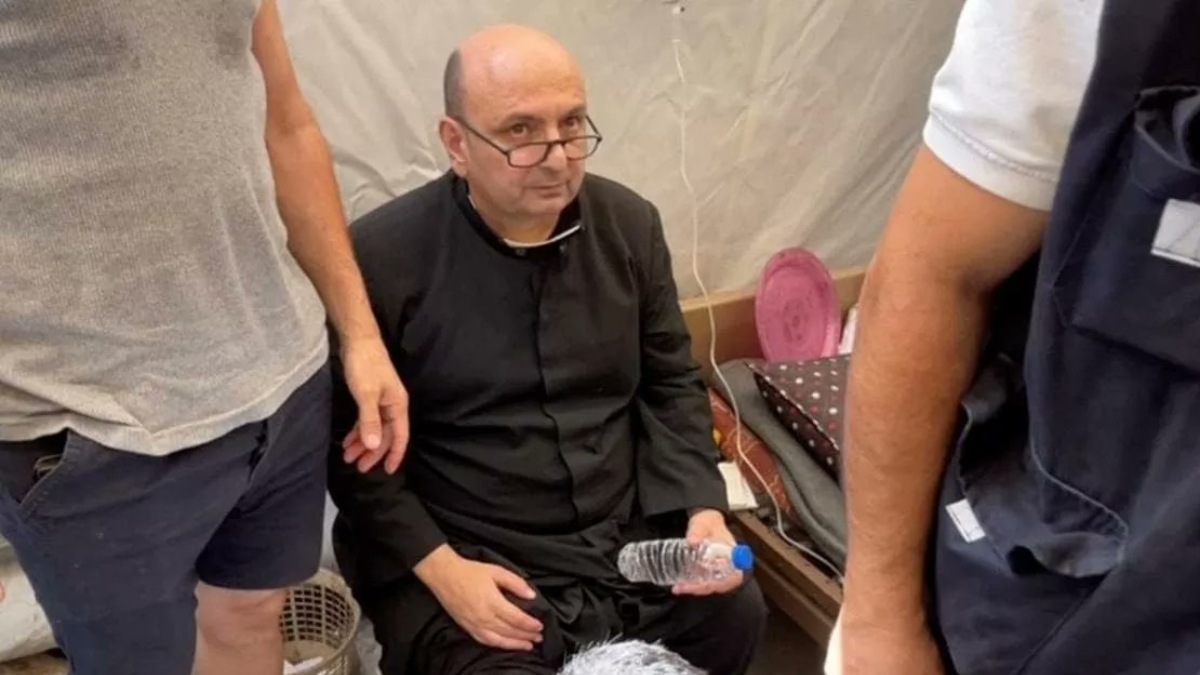 Bombardearon la única iglesia católica en Gaza e hirieron al párroco argentino Gabriel Romanelli Bombardearon la única iglesia católica en Gaza e hirieron al párroco argentino Gabriel Romanelli