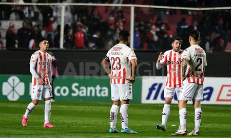 Gustavo Munúa volverá a hacer cambios en el equipo titular de Unión para enfrentar a Aldosivi por la Liga Profesional de Fútbol. Gustavo Munúa volverá a hacer cambios en el equipo titular de Unión para enfrentar a Aldosivi por la Liga Profesional de Fútbol.