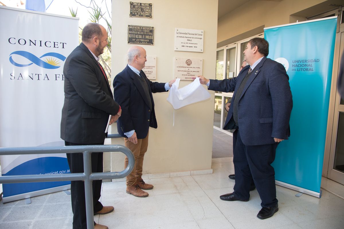 Fundado el 3 de agosto del año 1962, el Instituto Nacional de Limnología se convirtió en el primer instituto creado por el Consejo Nacional de Investigaciones Científicas y Técnicas (CONICET) del país.