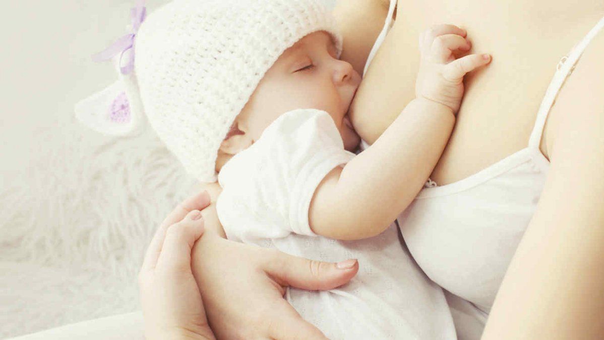 El sabor de la leche materna puede cambiar si hay ciertos alimentos en tu dieta